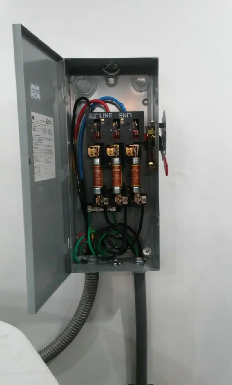Three-phase disconnect switch installed for Electrical Wiring & Rewiring in Yakima